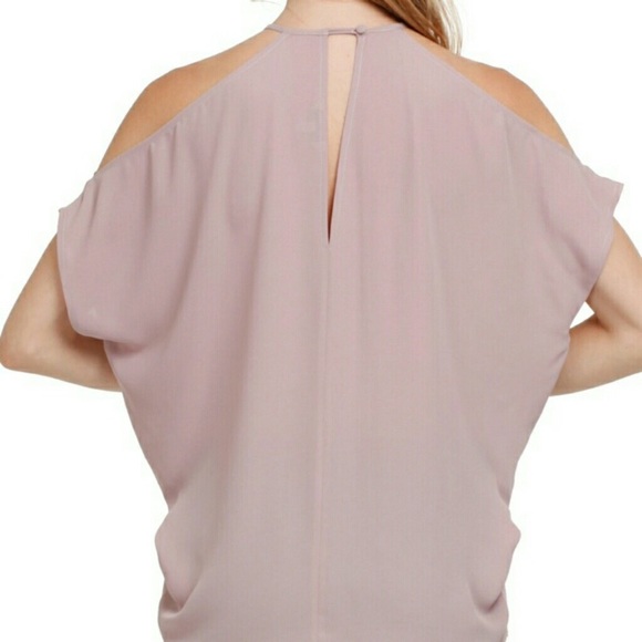 🎉HP🎉💥SALE💥NWT Cold Shoulder Blush/Mauve Top - Picture 4 of 6
